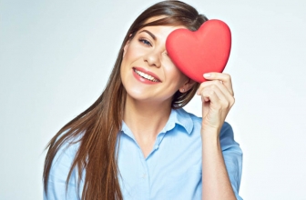 Coser con buena salud: ideas para evitar los malos hábitos al coser